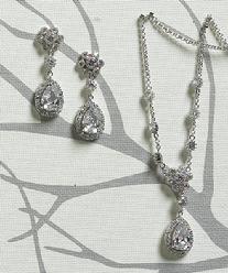 Flower & Pear Drop Necklace & Earrings