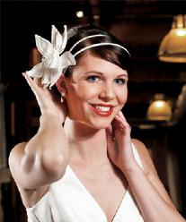 8967 Single Flower Bloom Hair Accessory in Champagne