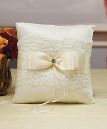 5003 French Lace Ring Pillow