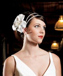 8965 Single Flower Bloom Hair Accessory in White